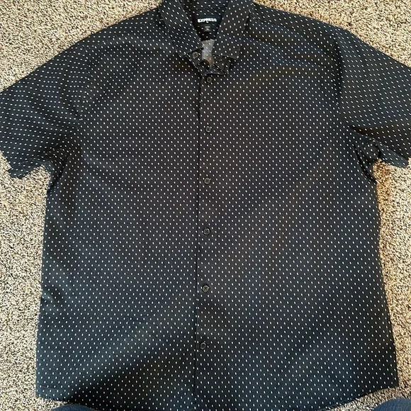 Express short sleeve shirt EUC - Picture 3 of 4